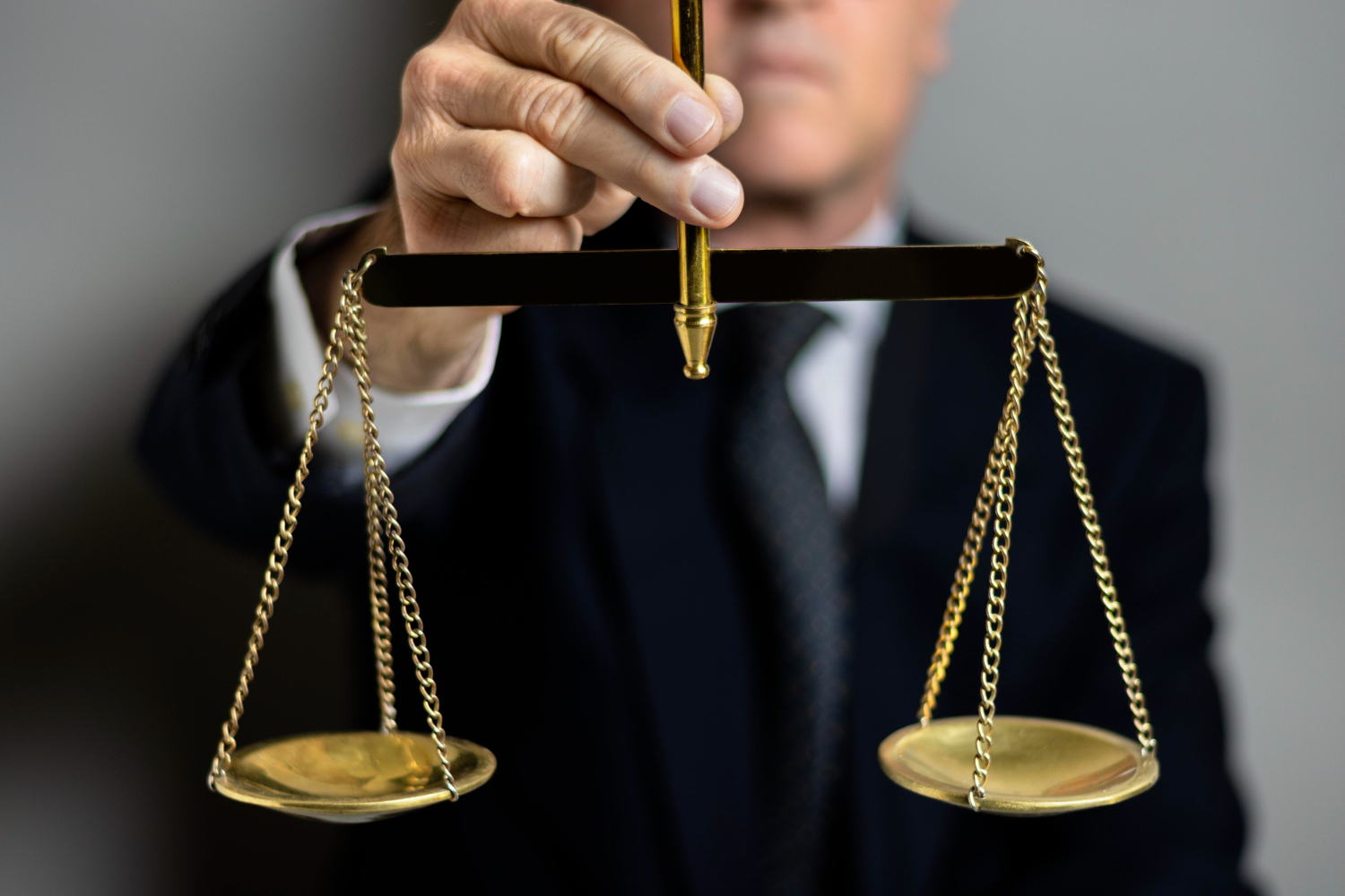 Justice : l'arbitre juge et partie ?