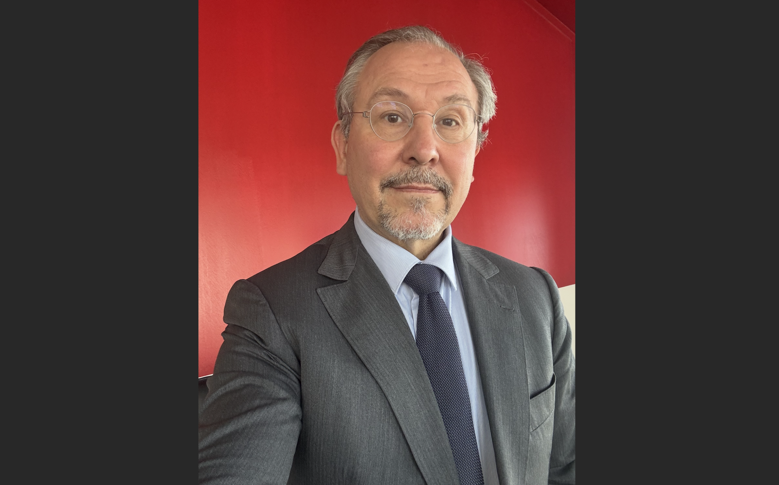 Éric Dezeuze : « L&rsquo;avocat devient un prestataire de services »