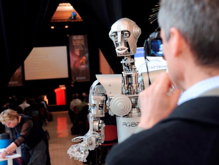 Responsabilité des robots : "Appliquons nos règles de droit !"
